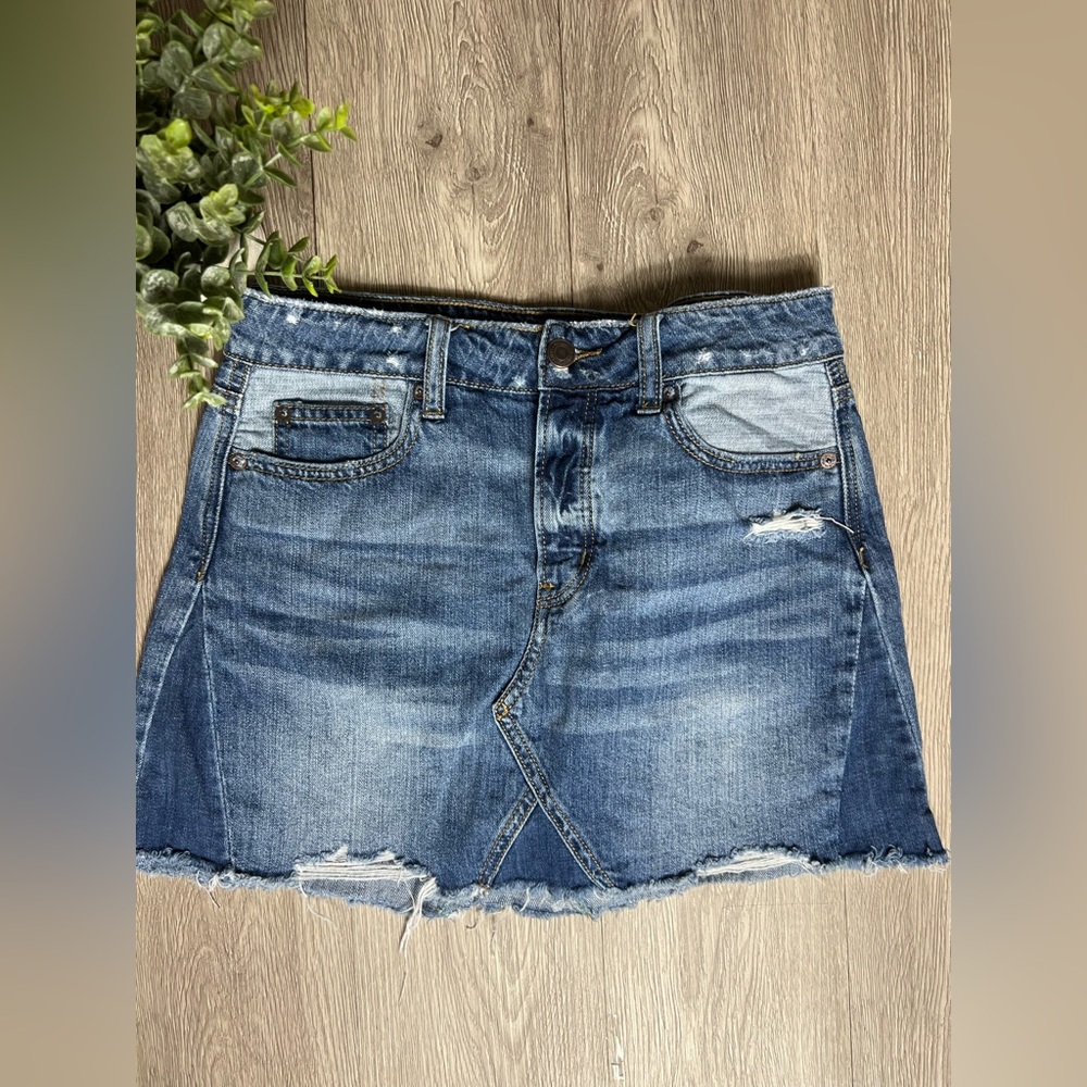 American Eagle Outfitters Distressed Denim MiniSkirt Size 4